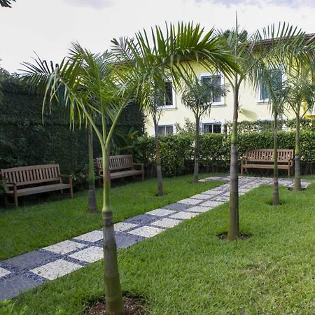 Riad Prince Louis Yaoundé エクステリア 写真