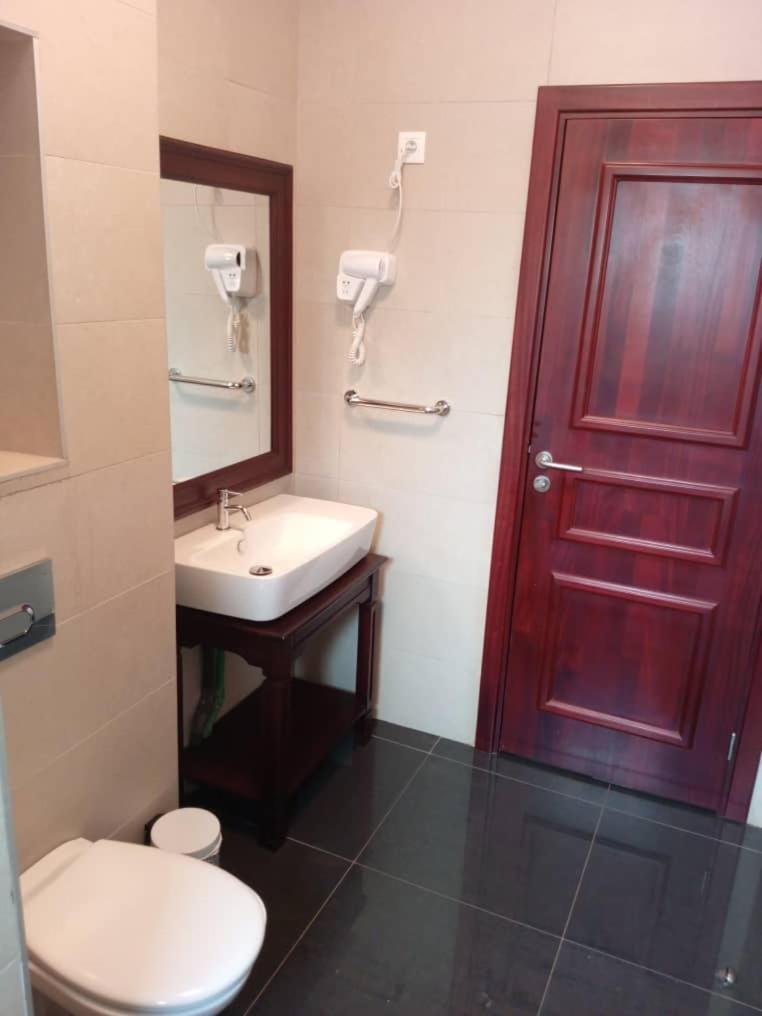 Riad Prince Louis Yaoundé エクステリア 写真