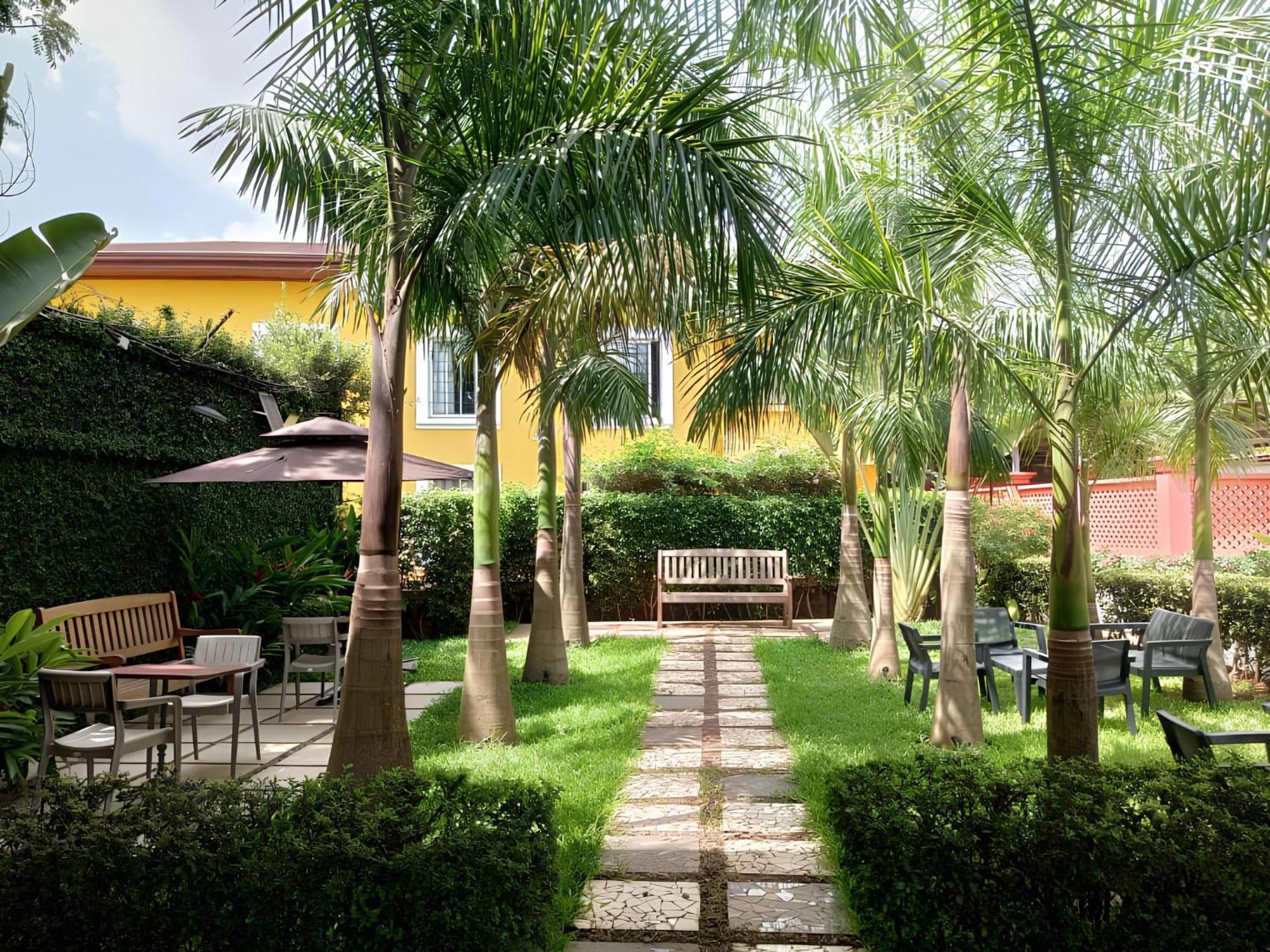 Riad Prince Louis Yaoundé エクステリア 写真